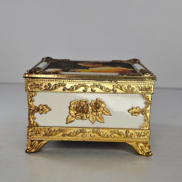 Vintage Gold White Jewelry Box Victorian Lady Reading Brass Metal Velvet - Picture 3 of 9